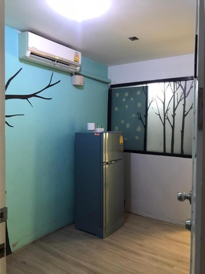 Rod Fai Fah Apartment Бангкок Экстерьер фото