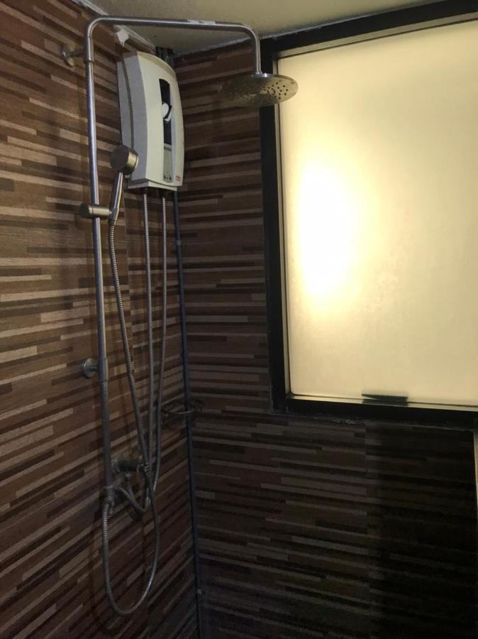 Rod Fai Fah Apartment Бангкок Экстерьер фото