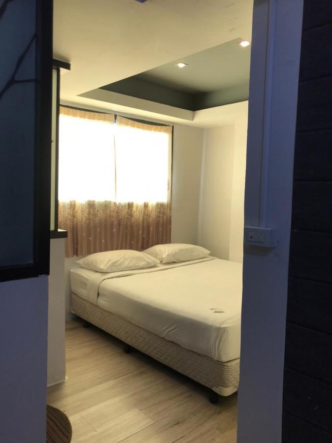 Rod Fai Fah Apartment Бангкок Экстерьер фото