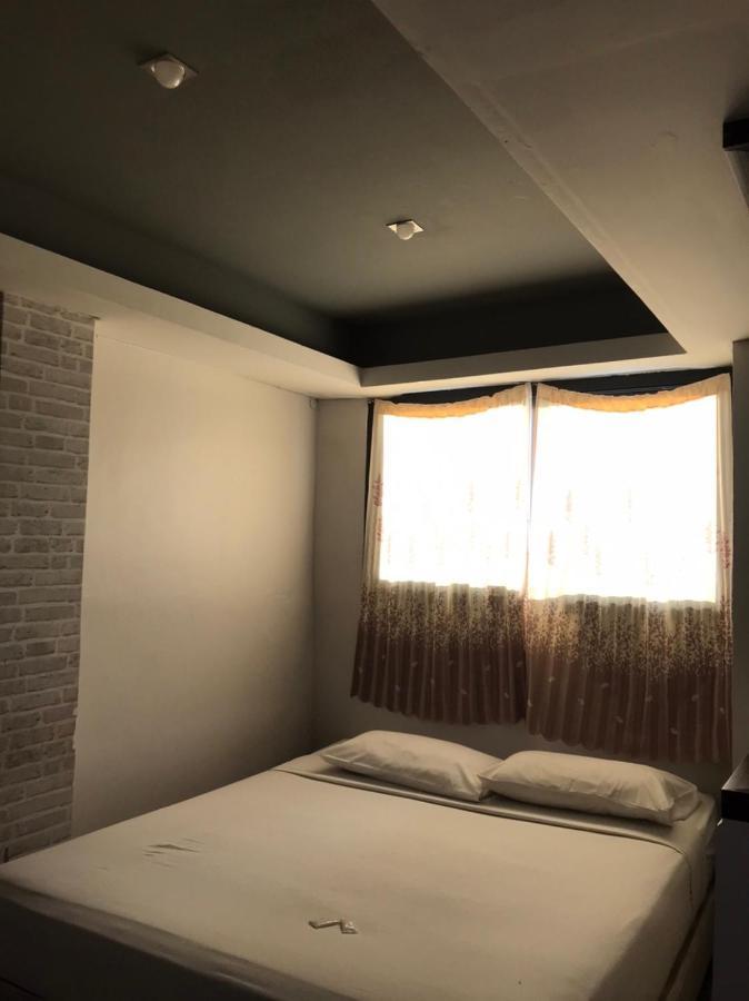 Rod Fai Fah Apartment Бангкок Экстерьер фото