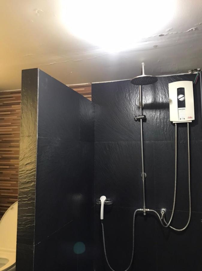 Rod Fai Fah Apartment Бангкок Экстерьер фото